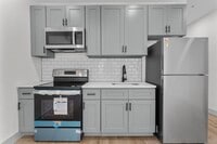 Building Photo - 111 Bank St