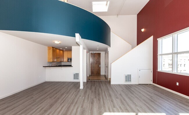 Building Photo - Outside Portfolio