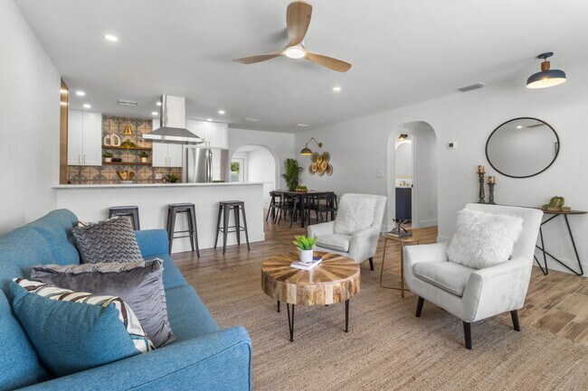 Building Photo - 3621 Searobin Dr SE