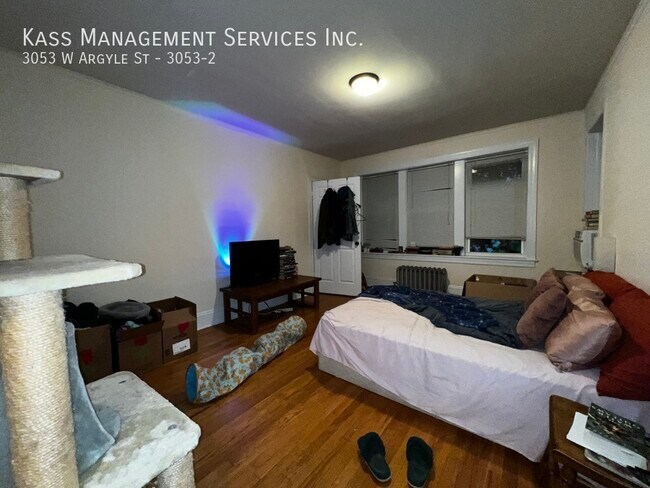 Building Photo - 3053 W Argyle St