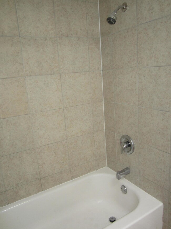 Building Photo - 215 Mulberry Ave