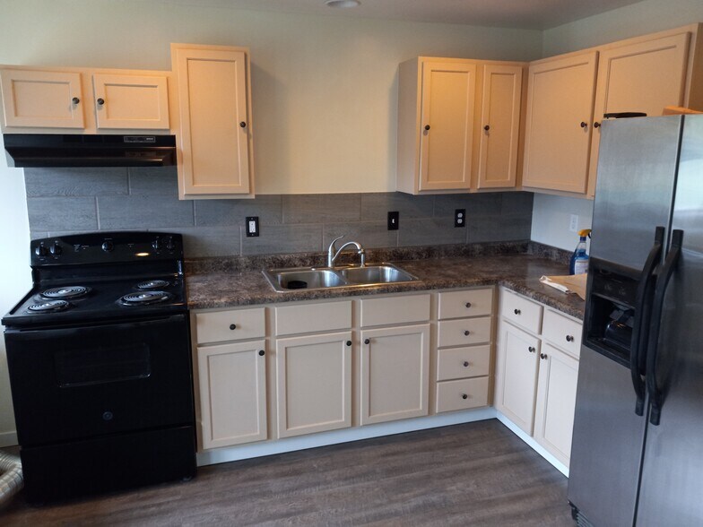 Building Photo - 3856 Longridge Dr