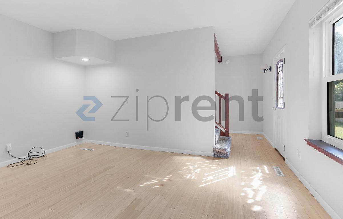Building Photo - Unit
