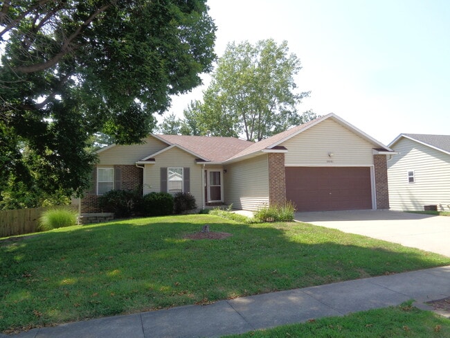 Primary Photo - 3801 Blue Cedar Ln