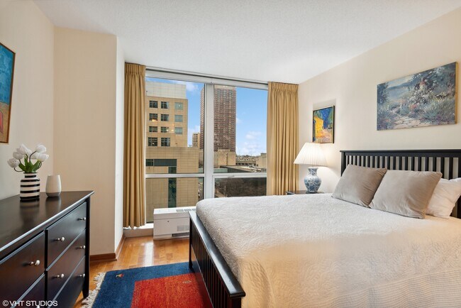 Building Photo - 330 W Diversey Pkwy