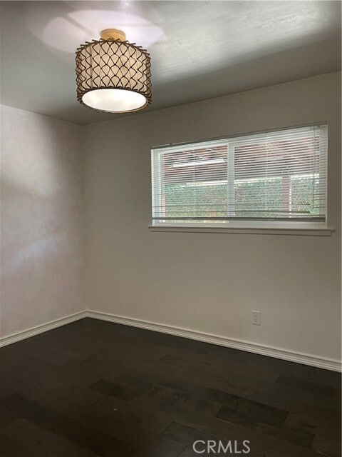 Building Photo - 450 E 248th St