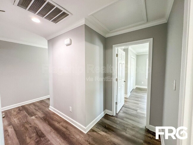 Building Photo - 309 S Pender St