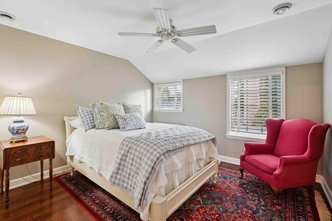 Building Photo - 5969 N Shore Dr