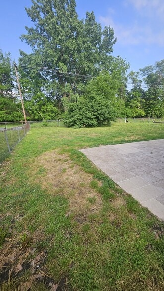 Building Photo - 13323 Donnelly Ave