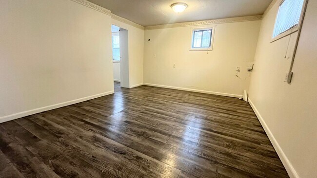 Building Photo - 2487 S 800 E