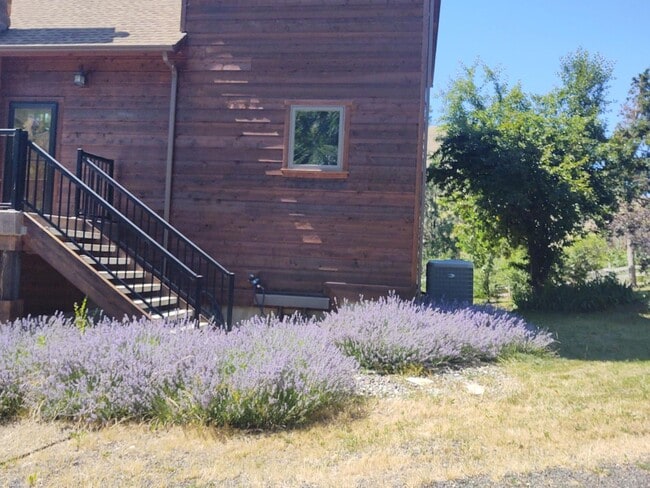 Building Photo - Custom Built Home on the Clearwater River - 20 minutes from Lewiston, ID