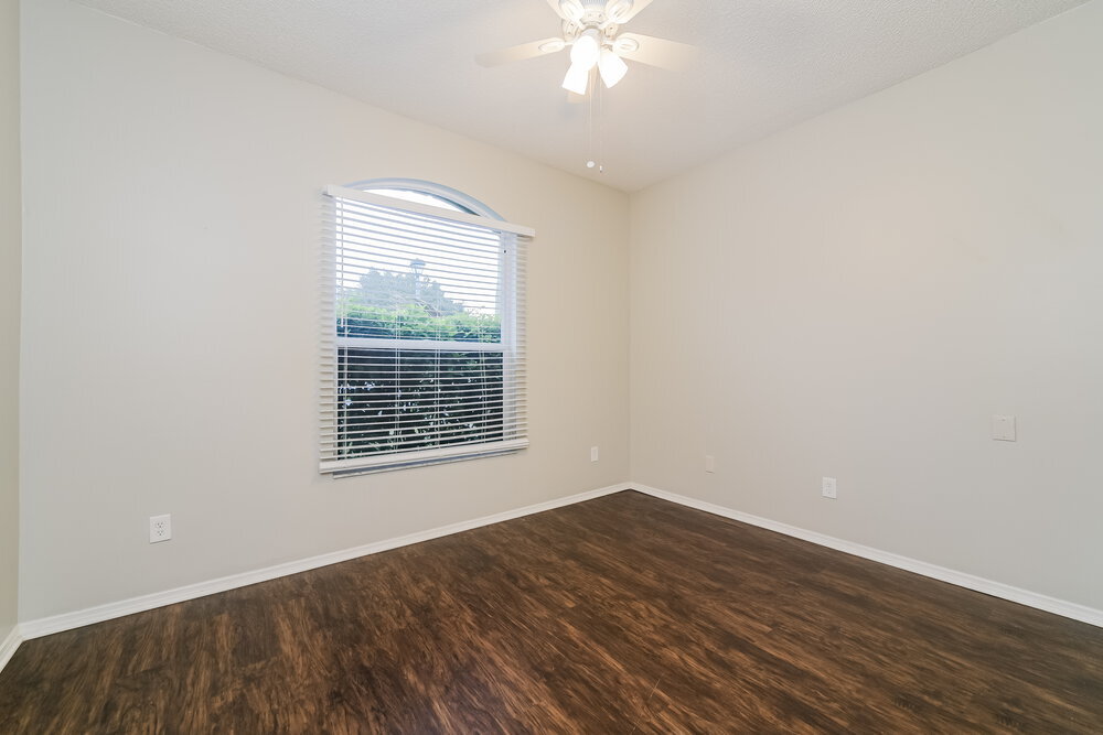 Building Photo - 1136 Cherry Valley Way