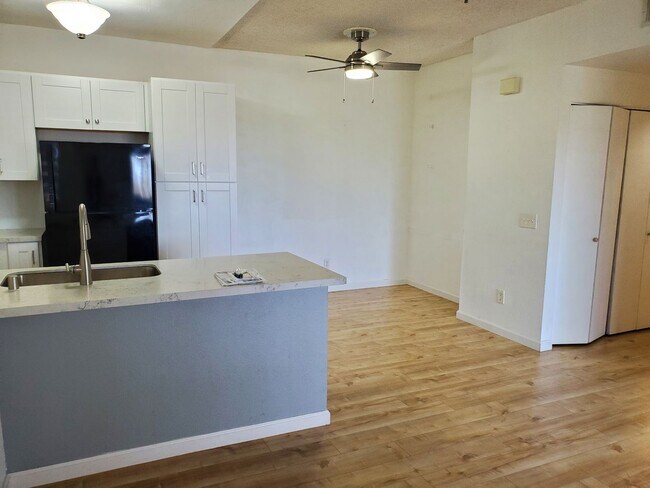Building Photo - ALVA RD - 1st Floor 2 Bed / 2 Ba Rancho Bernardo Condo with 2 Parking Spaces & Resort-Style Ameni...