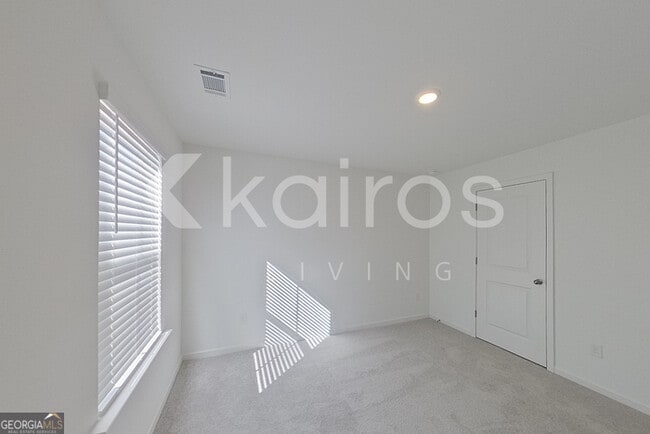 Building Photo - 216 Birch Ave