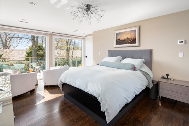 Building Photo - 187 Dolphin Cove Quay