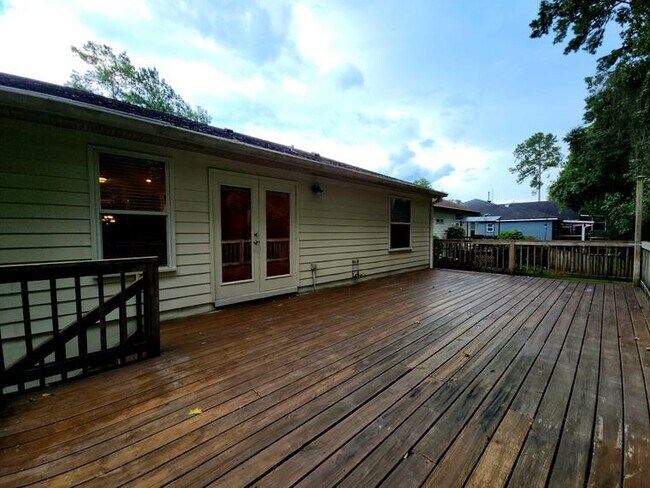 Building Photo - 8520 Hannary Cir