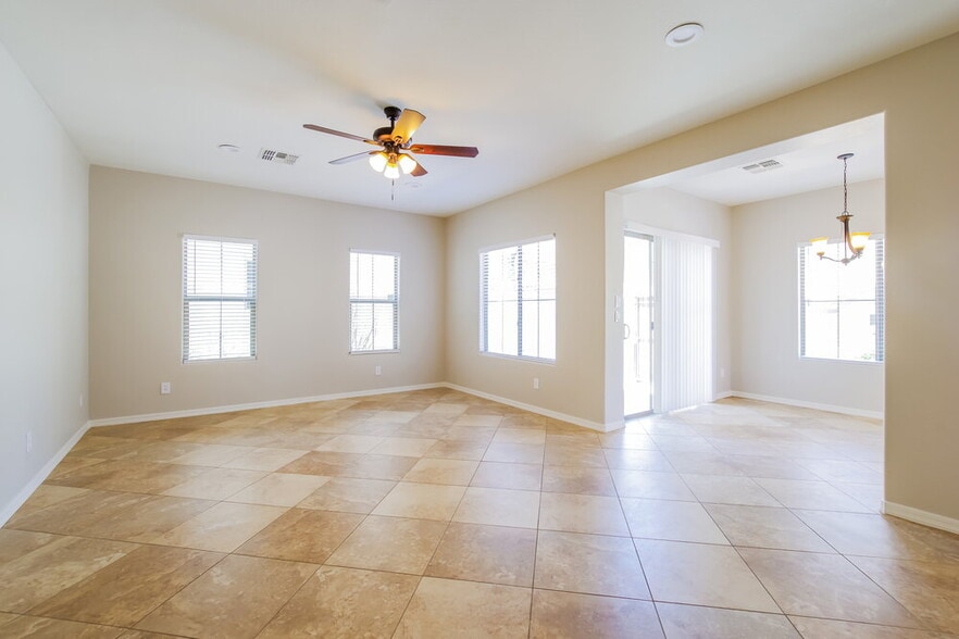 Building Photo - 2141 W Barwick Dr