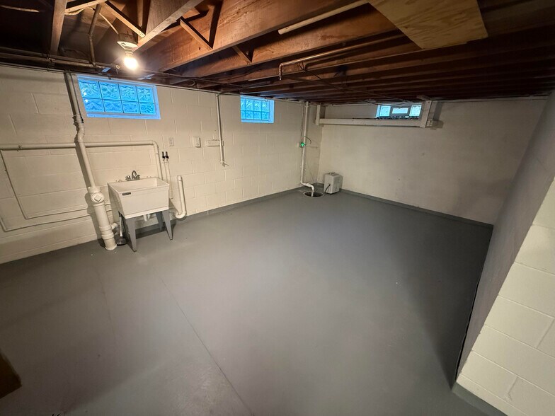 Lower Level view 2 - 211 E Paradise Dr