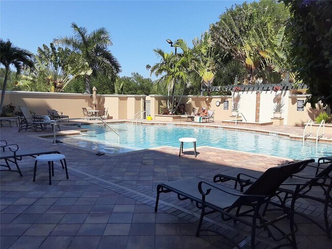 Building Photo - 1064 N Tamiami Trl