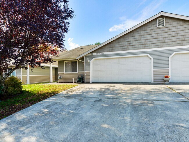 Building Photo - 22471a