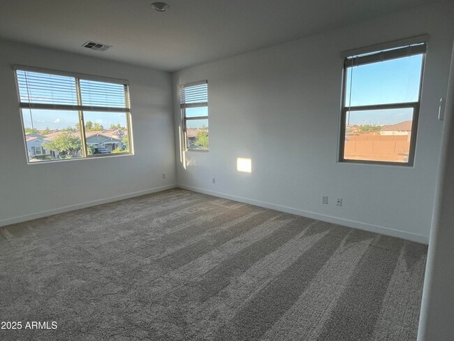 Building Photo - 9426 W Sells Dr
