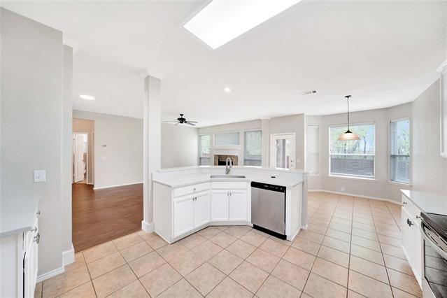 Building Photo - 8625 Luzerne Dr