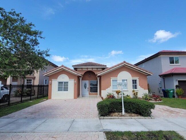 Building Photo - 1150 SW 154th Ave