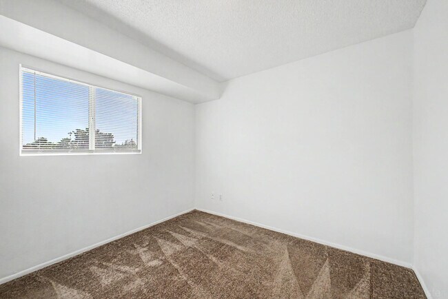 Building Photo - 4522 N 15th Ave