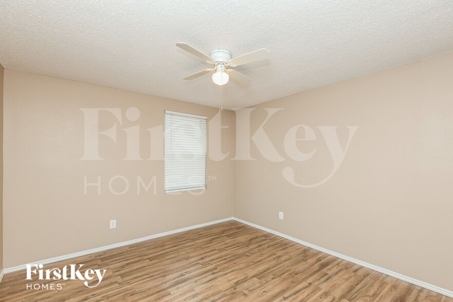 Building Photo - 1301 Anna Lea Ln