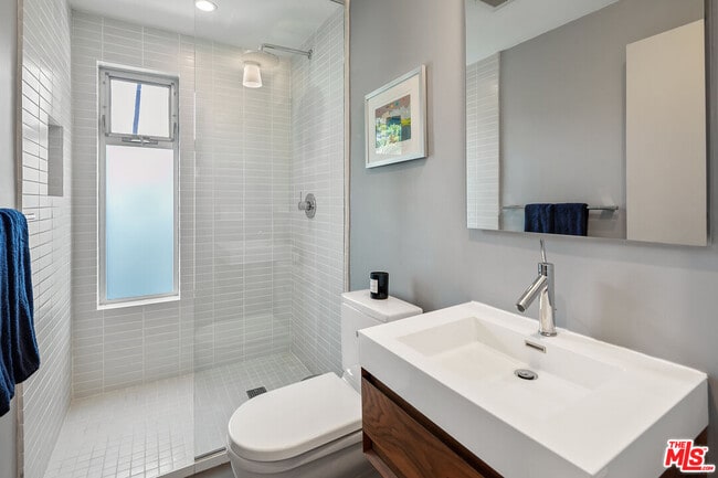 Building Photo - 3362 Coy Dr