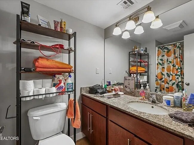 Building Photo - Lake Plaza #201 for FALL 2026! Early Move  8/01/26- $3300/month includes ONE assigned parking spa...