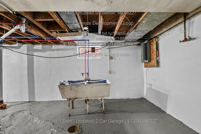 Building Photo - 14859 Hubbell Ave