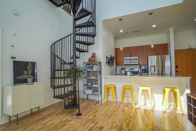 Building Photo - 384 Ralph McGill Blvd NE