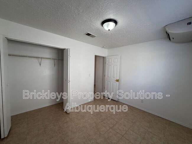 Building Photo - 1405 Secret Valley Dr SW