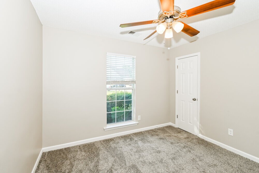 Building Photo - 4924 Wemberley Dr