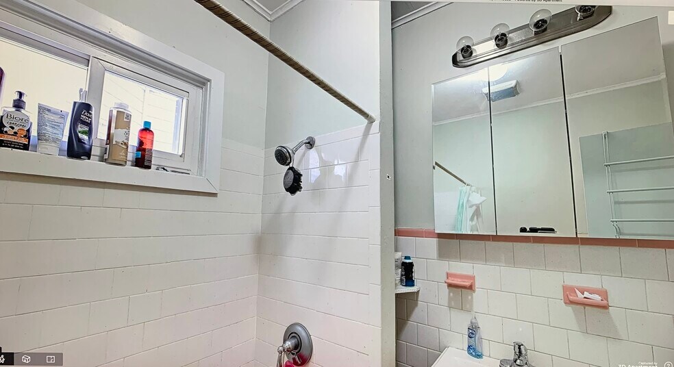 Building Photo - 378 Washington St