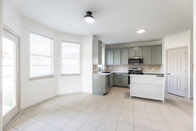 Building Photo - 32506 Rosella Ln