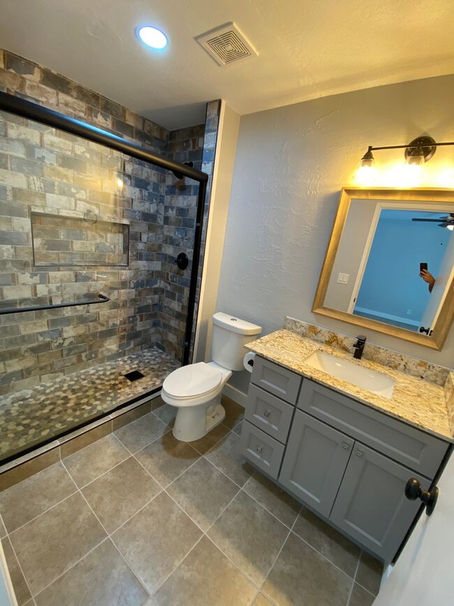 Building Photo - 4 Bed 2 Bath Single Family Home In Antioch...