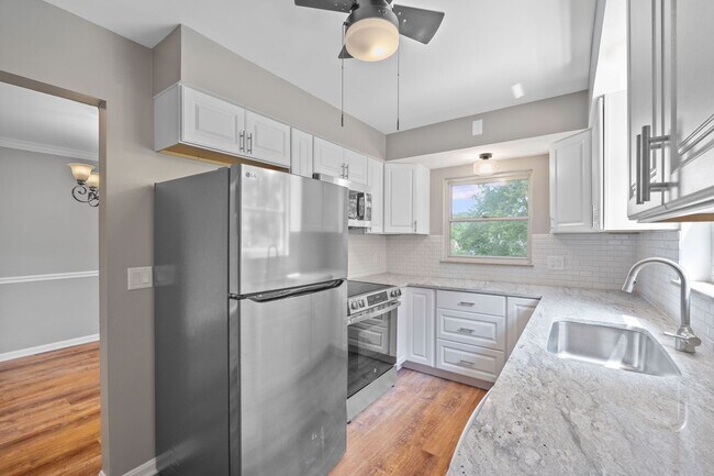 Building Photo - 5334 Alvera Dr