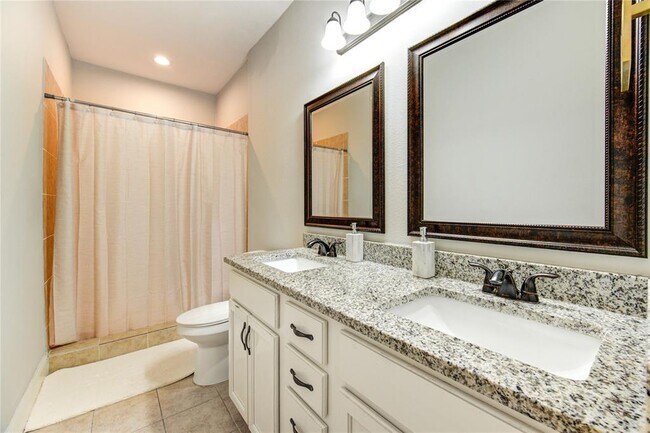 Building Photo - 3805 Shelby Cir