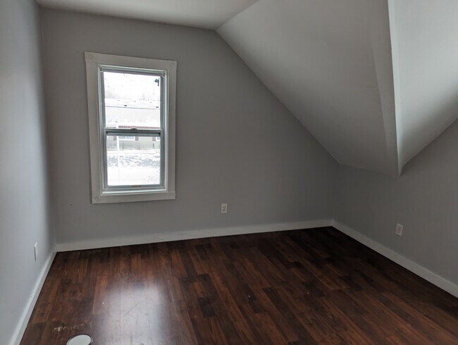 Building Photo - 524 19th St Nw