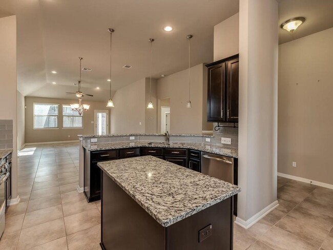 Building Photo - 2104 Granite Hill Dr