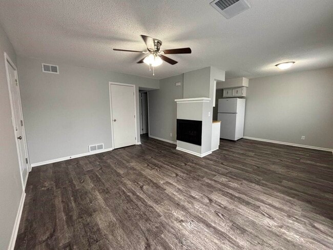 Building Photo - 2501 E 50th St