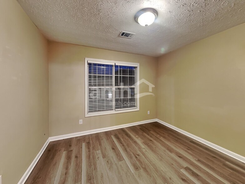 Building Photo - 3355 Brook Lea Dr