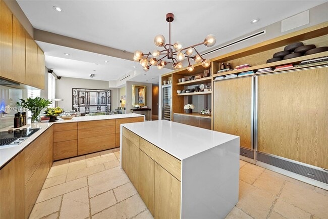 Building Photo - 5801 Collins Ave