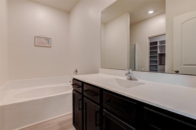 Building Photo - 1202 Rare Fancy Dr