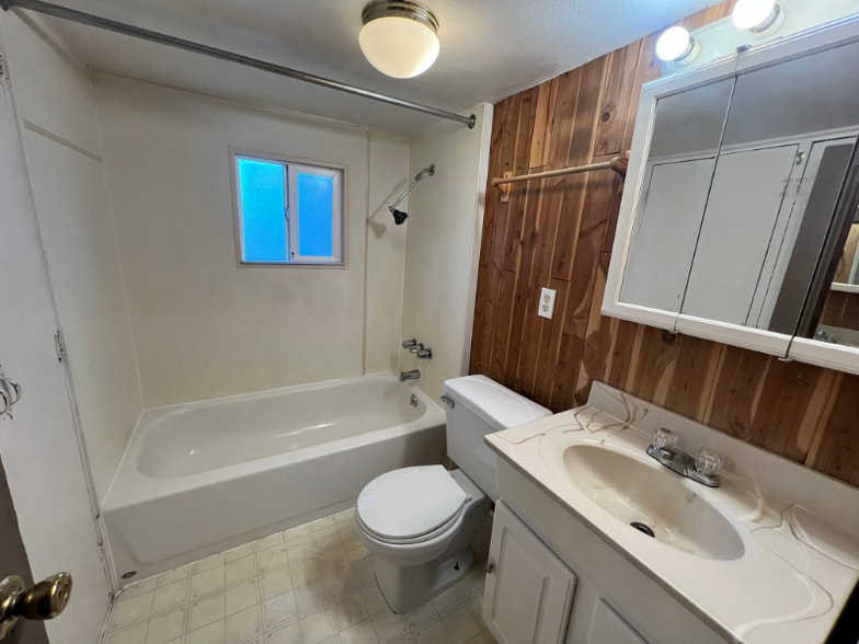 Building Photo - 17 Fountain Pl