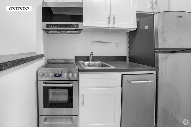 Building Photo - 312 E 85th St