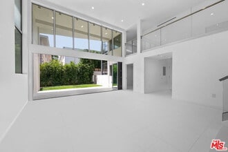 Building Photo - 621 Kings Rd