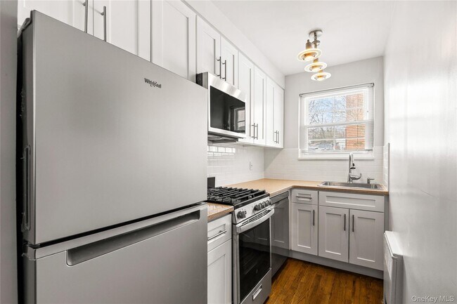 Building Photo - 100 Theodore Fremd Ave